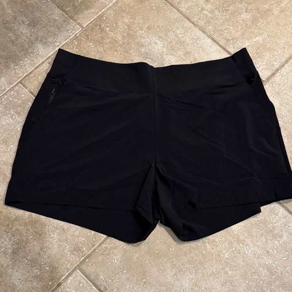 Athleta Pants - Athleta Women's‎ Black Athletic Shorts